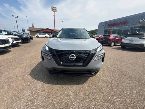 Used 2023 Nissan Rogue SV w/ SV Premium B Package AWD/4WD image 3