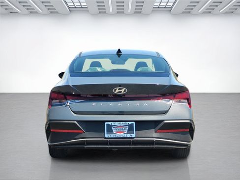 New 2026 Hyundai Elantra SE FWD image 5