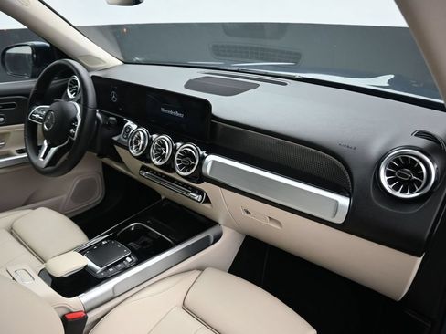 Used 2022 Mercedes-Benz GLB 250 4MATIC image 56