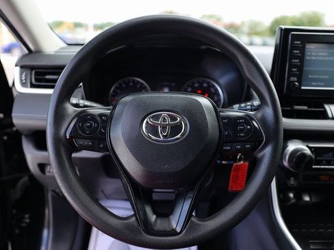 Used 2019 Toyota RAV4 LE image 15