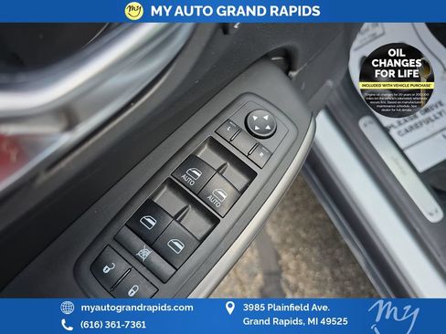 Used 2021 Jeep Cherokee Limited w/ Elite Package AWD/4WD image 11