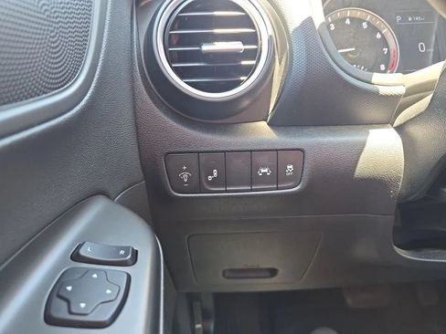 Used 2020 Hyundai Kona Limited FWD image 24
