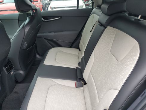 New 2025 Kia Niro SX Touring image 13