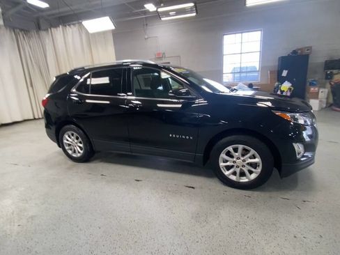 Used 2019 Chevrolet Equinox LT FWD image 2