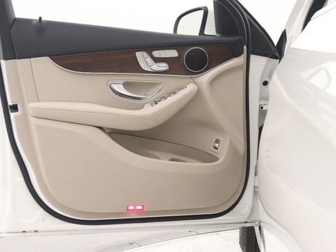 Certified 2022 Mercedes-Benz GLC 300 image 20