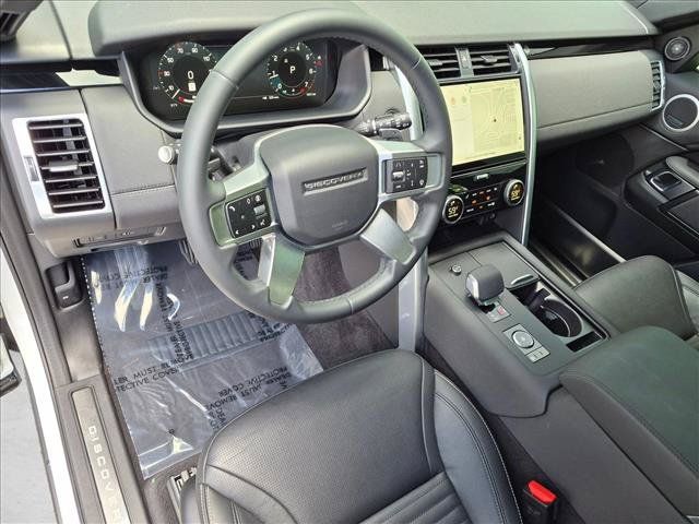 Used 2025 Land Rover Discovery S AWD/4WD image 10