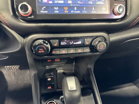 Used 2023 Nissan Kicks SR w/ SR Premium Package FWD image 15
