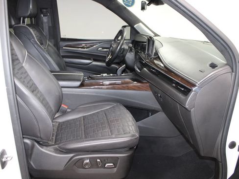 Used 2021 Cadillac Escalade ESV Sport Platinum AWD/4WD image 30