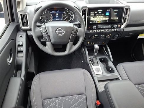 New 2026 Nissan Frontier SV w/ SV Convenience Package image 2