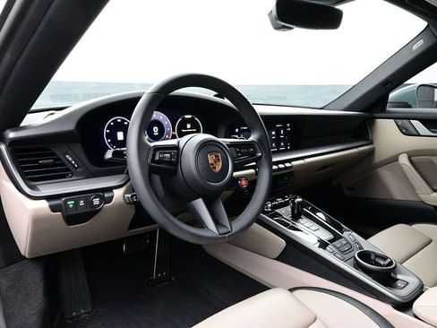 Certified 2025 Porsche 911 Carrera RWD image 4