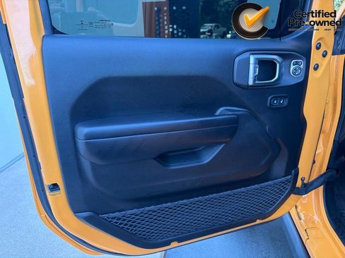 Certified 2021 Jeep Gladiator Sport AWD/4WD image 41