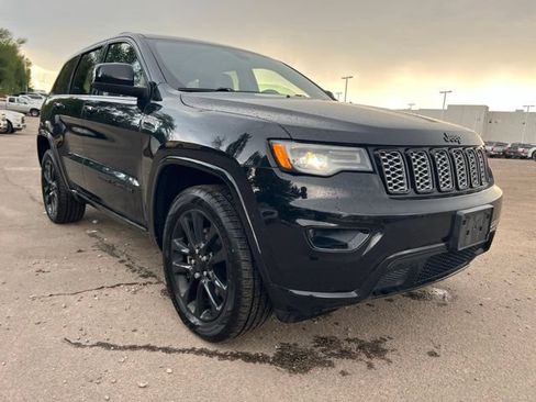 Used 2021 Jeep Grand Cherokee Laredo X AWD/4WD image 8