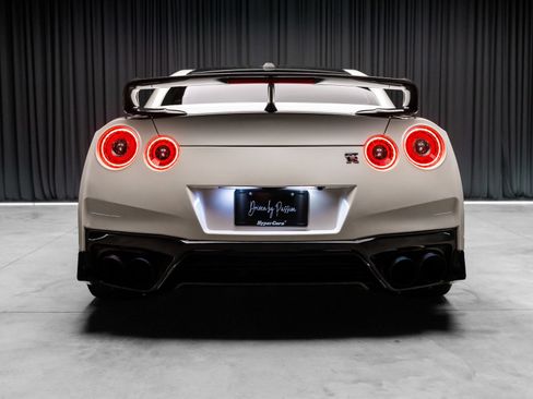 Used 2015 Nissan GT-R Premium AWD/4WD image 35
