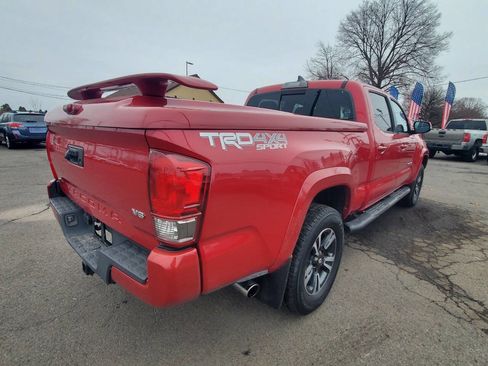 Used 2017 Toyota Tacoma TRD Sport w/ Exterior Package image 6
