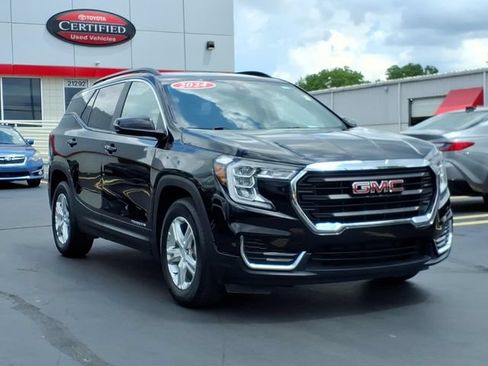 Used 2024 GMC Terrain SLE w/ Driver Convenience Package FWD image 3