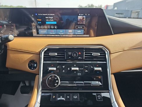 New 2026 Nissan Armada SL w/ Captain's Chari Seat Package image 25