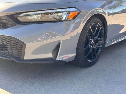 Used 2025 Honda Civic Sport image 8