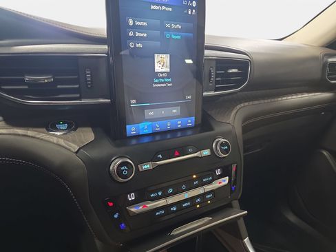 Used 2020 Ford Explorer Platinum AWD/4WD image 20