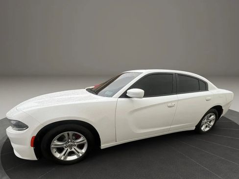 Used 2020 Dodge Charger SXT w/ Leather Interior Group RWD image 8