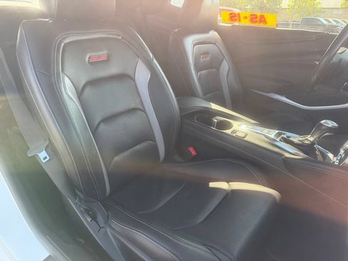 Used 2019 Chevrolet Camaro SS w/ Black Appearance Package RWD image 17