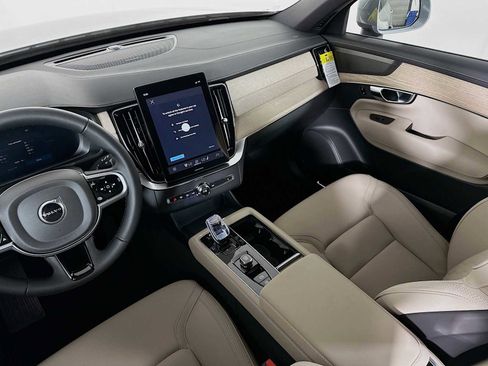 New 2026 Volvo XC90 T8 Plus image 21
