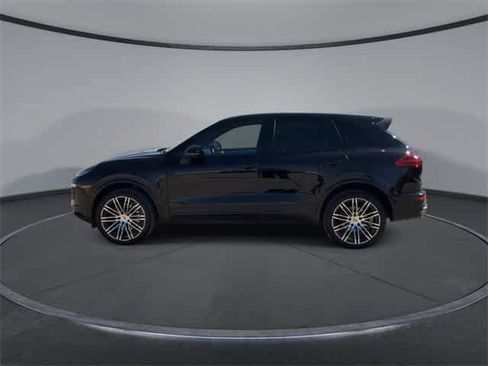 Used 2018 Porsche Cayenne Platinum Edition image 5