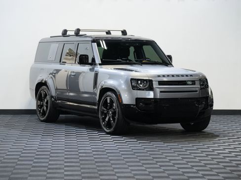 Used 2023 Land Rover Defender 130 X-Dynamic SE AWD/4WD image 5