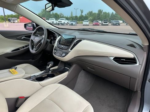 Used 2024 Chevrolet Malibu LT FWD image 29