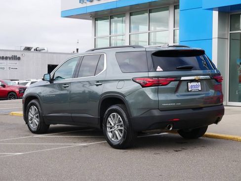 Used 2023 Chevrolet Traverse LT w/ Rear Camera Mirror Package AWD/4WD image 5