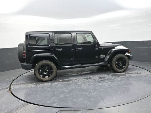 Used 2015 Jeep Wrangler Unlimited Sahara image 8