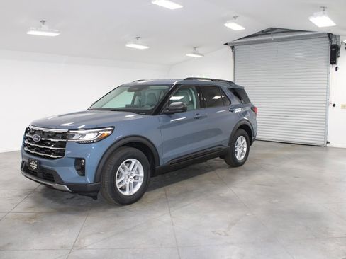 New 2026 Ford Explorer Active image 3