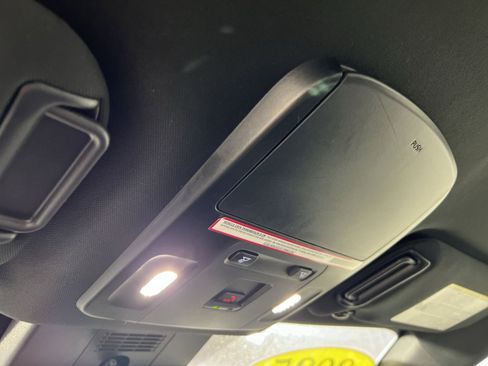 Used 2025 Toyota Camry SE image 35