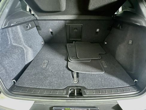 Used 2023 Volvo XC40 Recharge Plus AWD/4WD image 28