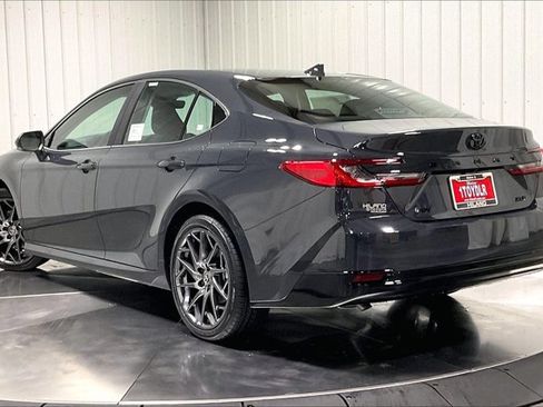 New 2026 Toyota Camry Hybrid image 3