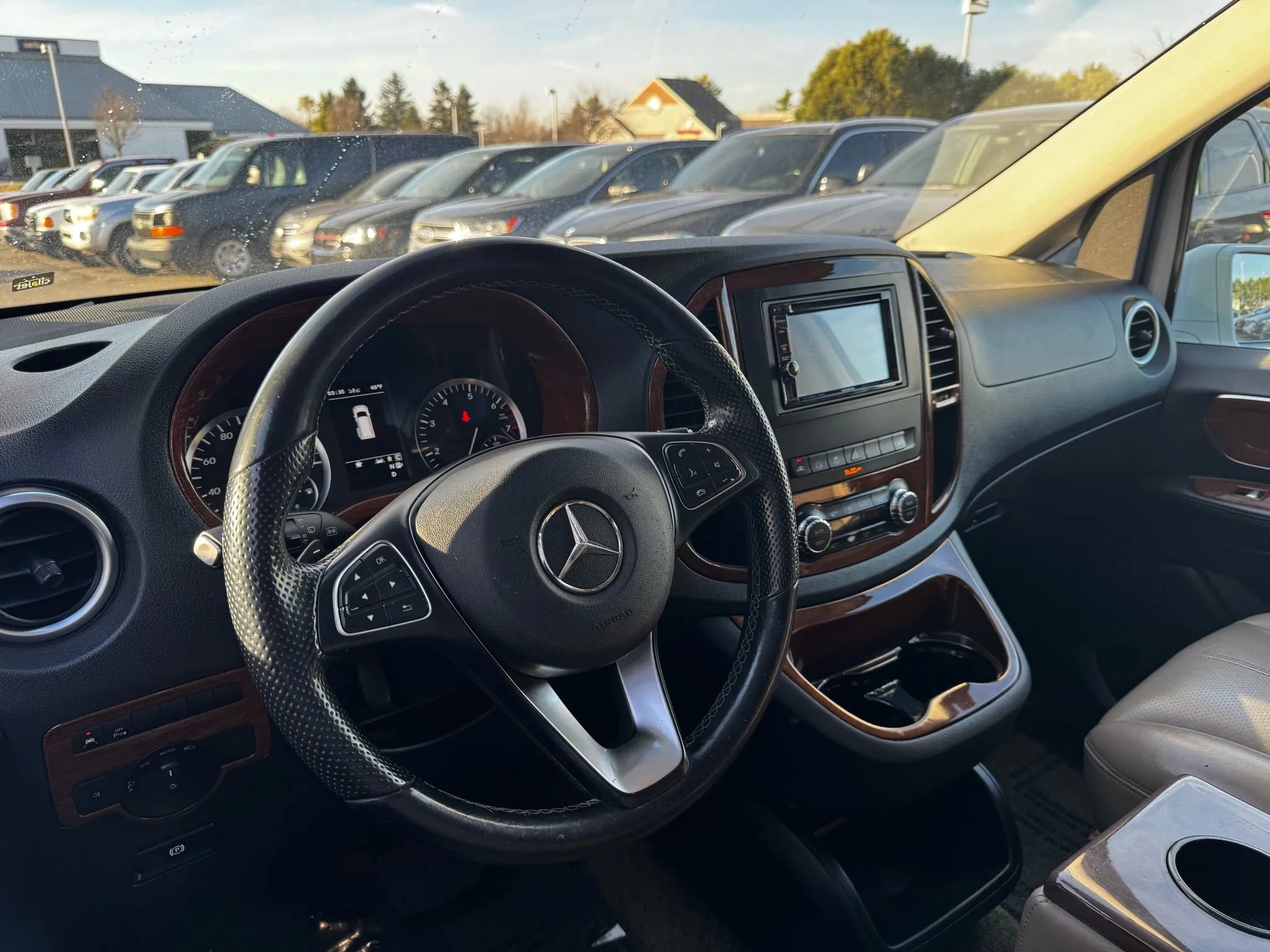 Used 2017 Mercedes-Benz Metris Passenger image 99