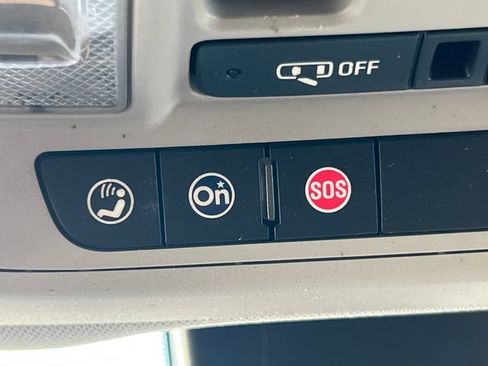 Used 2020 GMC Terrain SLE w/ GMC Pro Grade Package AWD/4WD image 11