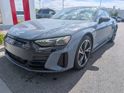 Used 2022 Audi e-tron GT Prestige w/ Prestige Package AWD/4WD image 3