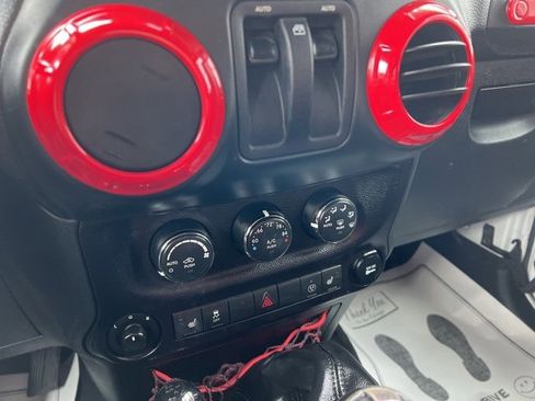 Used 2018 Jeep Wrangler Rubicon image 37