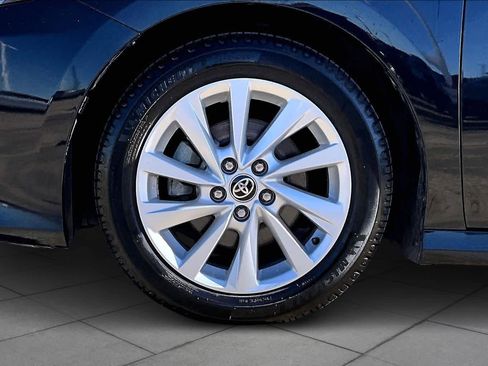 Used 2022 Toyota Camry LE image 10