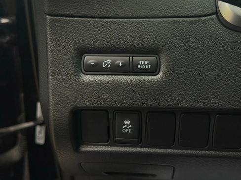 Used 2018 Nissan Murano SV image 35