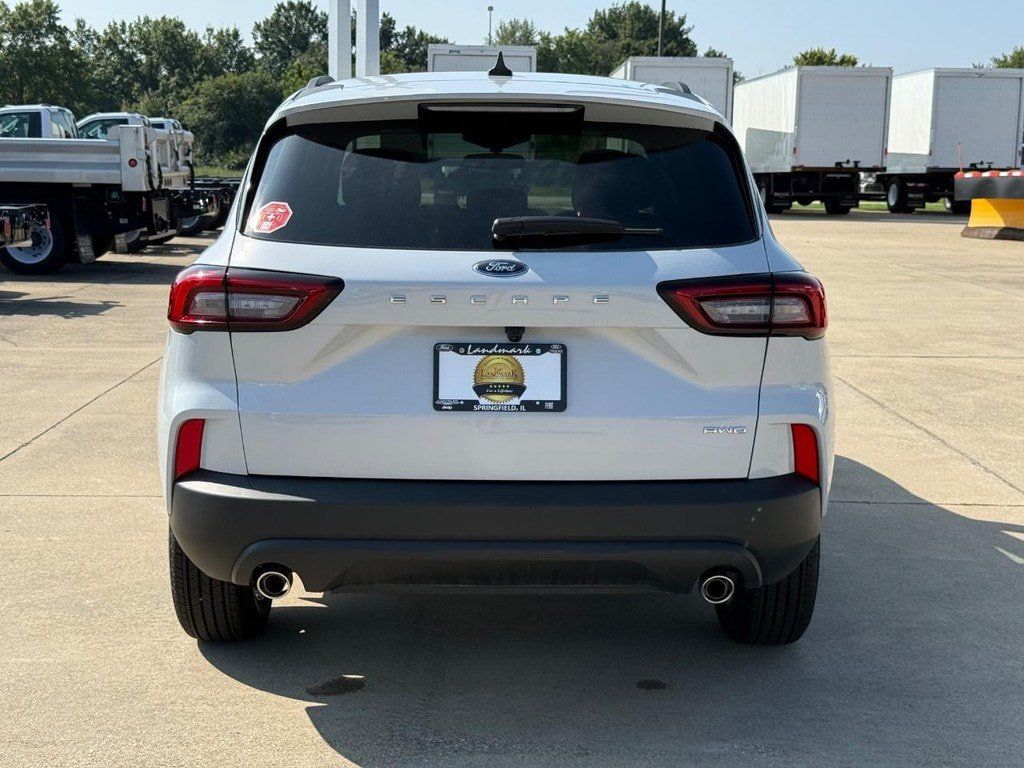 New 2026 Ford Escape ST-Line w/ Cold Weather Package AWD/4WD image 6