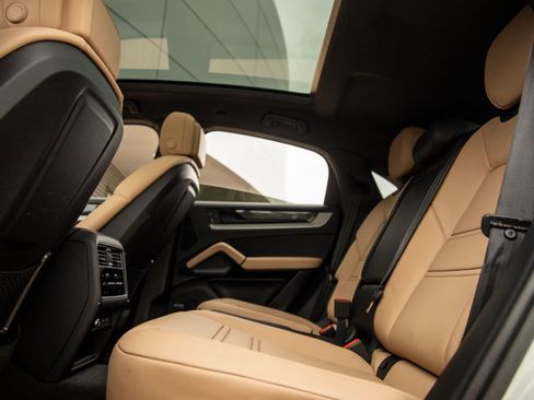 Certified 2026 Porsche Cayenne Coupe AWD/4WD image 35