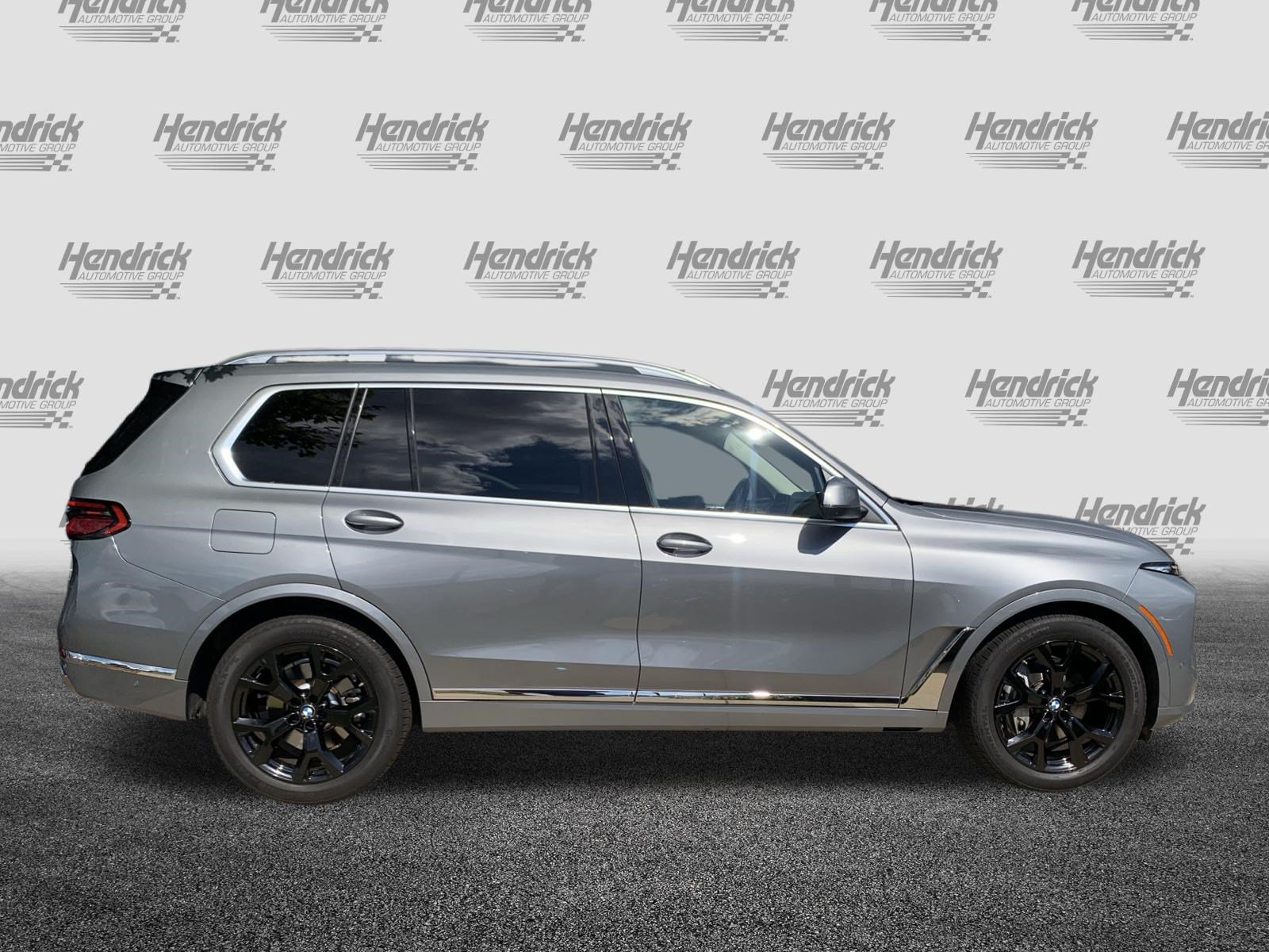 Used 2023 BMW X7 xDrive40i w/ Premium Package AWD/4WD image 11