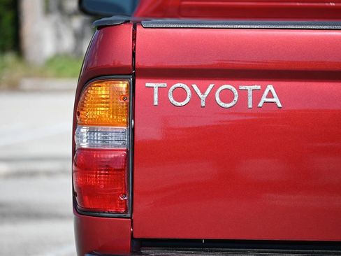 Used 2002 Toyota Tacoma 2WD Xtracab image 15