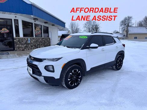 Used 2021 Chevrolet TrailBlazer LT w/ Convenience Package image 2