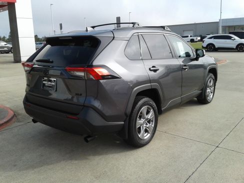 Used 2025 Toyota RAV4 XLE image 7