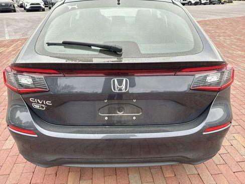 Certified 2024 Honda Civic EX-L image 9