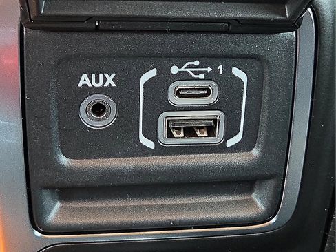 New 2025 Jeep Gladiator Mojave w/ Steel Bumper Group image 17