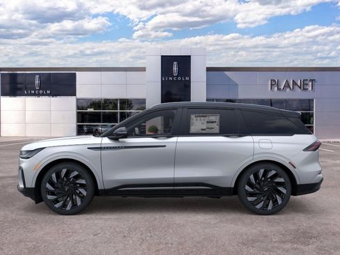 New 2026 Lincoln Nautilus Reserve AWD/4WD image 3