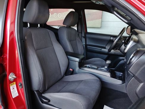 Used 2016 Toyota Tacoma TRD Sport RWD image 13